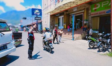 Samapta-Polres-Manggarai-Jaga-Situasi-Kamtibmas-Kota-Ruteng-Melalui-Patroli-Dialogis