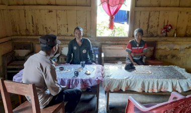 Bhabinkamtibmas-Gencar-Sosialisasikan-Pencegahan-TPPO,-HPR,-Kenakalan-Remaja,-dan-Bencana-Alam-di-Kampung-Beokina