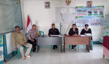 Bripka-Yoni-Tandungan-Sosialisasi-Pencegahan-TPPO,-HPR,-Kenakalan-Remaja,-dan-Bencana-Alam-di-Desa-Compang-Namut