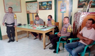 Persiapan-Perayaan-Paskah,-Kapospol-Lelak-dan-Bhabinkamtibmas-lakukan-Patroli-dan-Sambang-di-Paroki-Rejeng.