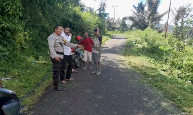 Bhabinkamtibmas-AIPDA-Kornelius-Jemarus-Himbau-Masyarakat-Buar-Terkait-Pencegahan-Kejahatan-dan-Bencana-Alam