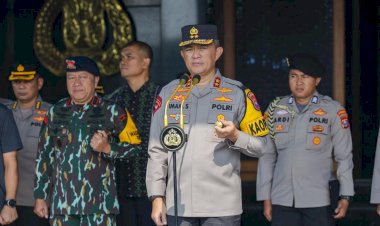 Kapolda-Jatim-Berangkatkan-50.789-Paket-Bantuan-Kemanusiaan-untuk-Warga-Terdampak-Banjir-Jateng