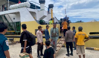 KP3-Laut-Reo-lakukan-Pengamanan-Kapal-Penumpang-di-Pelabuhan-Reo