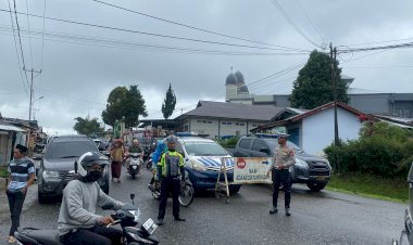 Satuan-Lalu-Lintas-Polres-manggarai-gelar-personel-Pengamanan-Sholat-Jumat