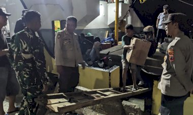 KP3-Laut-Reo-lakukan-Pengamanan-Kapal-Penumpang-KM.-Maloli-di-Pelabuhan-Laut-Reo