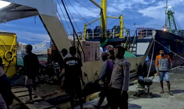 KP3-Laut-Reo-Pastikan-Kapal-Penumpang-KM-Sabuk-Nusantara-55-Tiba-di-Pelabuhan-Reo-dengan-Aman
