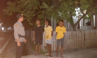 Patroli-Rutin-Malam-Hari-oleh-Piket-Jaga-SPKT-I-Polsek-Reo-Menjaga-Kondusifitas-Wilayah
