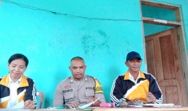 Bhabinkamtibmas-Bripka-Theodorus-Angkat-Patroli-Kamtibmas-di-Desa-Lungar,-Kecamatan-Satar-Mese