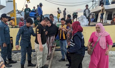 KP3-Laut-Reo-:-Pengamanan-Kedatangan-Kapal-Penumpang-KM.-MALOLI-di-Pelabuhan-Laut-Reo