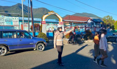 Jamin-Kelancaran-Lalu-Lintas:-Sat-Lantas-Polres-Manggarai-Rutin-Lakukan-Pamturlalin.