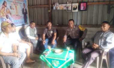 BRIPKA-Matheus-Maju,-Bhabinkamtibmas-Langke-Rembong,-Memediasi-Perselisihan-Keluarga-di-Kampung-Tuke