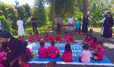 Bripka-Yoni-Tandungan-Lakukan-Patroli-Dialogis-untuk-Jaga-Kamtibmas-di-Desa-Pong-Murung