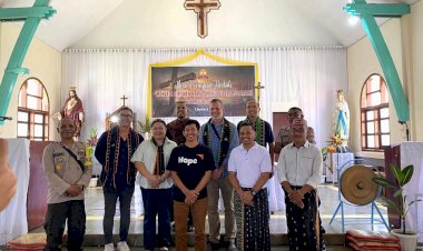 Kapolsek-Cibal-Pimpin-Pengamanan-Kunjungan-Wahana-Visi-Indonesia-Internasional-ke-SEKAMI-Paroki-Kristus-Raja-Pagal