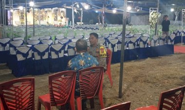Bhabinkamtibmas-AIPDA-Syamsul-Rizal,-Patroli-dan-Sambang-dalam-Acara-Pernikahan-di-Kecamatan-Reok