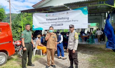 Aipda-Ridwan-Nelson-Lubalu-dan-Babinsa-Amankan-Giat-Pemeriksaan-/-Skrining-Pasien-TBC