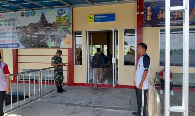 Pastikan-Kelancaran-Transportasi,-KP3-Udara-Frans-Sales-Lega-Amankan-kedatangan-Pesawat-Wings-Air-ATR-72-600