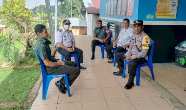 Kapolsek-Cibal-Hadiri-Kegiatan-Pemeriksaan-Screening-Aktif-dengan-Mobile-X-Ray-Terkait-Kasus-Kontak-Serumah-dan-Kontak-Erat-TBC