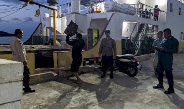 KP3-Laut-Reo-lakukan-Pengamanan-Kapal-Penumpang-di-Pelabuhan-Laut-Reo