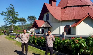 Personil-Polsek-Cibal-Amankan-Perayaan-Misa-di-Gereja-Kristus-Raja-Pagal