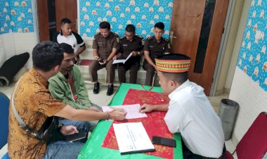 Penyidik-Sat.-Reskrim-Polres-Manggarai-Lakukan-Serah-Terima-Tersangka-dan-Barang-Bukti-Kasus-Pencurian