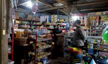 Anggota-Piket-Polsek-Cibal-Laksanakan-Patroli-dan-Penggalangan-di-Lingkungan-Warga