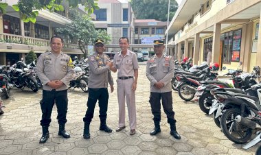 Kunjungan-dan-Sosialisasi-KAMTIBMAS-oleh-Kasat-Binmas-Polres-Manggarai-di-SMK-Sadar-Wisata-Ruteng