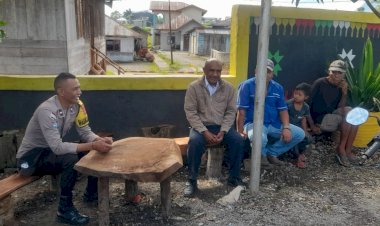 Bhabinkamtibmas-Aipda-Adi-Jakar-Laksanakan-Sambang-dan-Patroli-Dialogis-di-Kampung-Woang