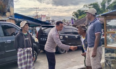 Kanit-Binpolmas,-Sat.-Binmas,-Polres-Manggarai-Laksanakan-Patroli-Dialogis-di-Pasar-Inpres-Puni-Ruteng