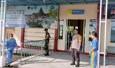 Pengamanan-Pesawat-Penumpang-oleh-Anggota-KP3-Udara-Frans-Sales-Lega-di-Bandara-Ruteng