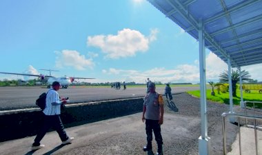 KP3-Udara-Lakukan-Pengamanan-Pesawat-Penumpang-di-Bandara-Frans-Sales-Lega-Ruteng