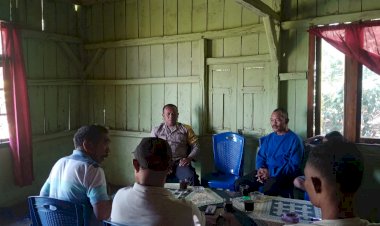 Jaga-Situasi-Kamtibmas,-Bhabinkamtibmas-Kec.-Ruteng,-BRIPKA-FRANSISKUS-X.N.-JANGGUR-Melaksanakan-Sambang-di-Dusun-Nterlango,-Desa-Poco-Likang