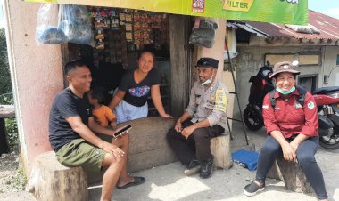 Patroli-dan-Sambang-oleh-Bripka-Stanislaus-K.Tandi-Bhabinkamtibmas-Kec.-Reok-Barat