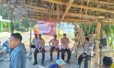 Polsek-Reo-Adakan-Jumat-Curhat-di-Nunang,-Desa-Salama,-Kecamatan-Reok