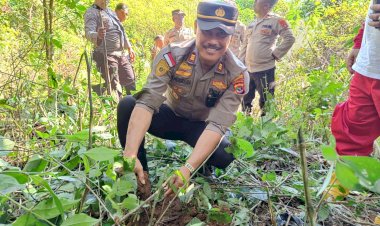 Bakti-Lingkungan-Penanaman-Anakan-Pohon-Dalam-Rangka-Hari-Bhayangkara-Ke-78-Tahun-2024-Tingkat-Polres-Manggarai
