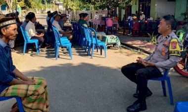 Bhabinkamtibmas-Syamsul-Rizal-Hadiri-Kegiatan-Masyarakat-di-Kelurahan-Baru,-Kecamatan-Reok,-Kabupaten-Manggarai