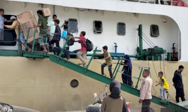 KP3-Laut-:-Pengamanan-Kapal-Penumpang-di-Pelabuhan-Laut-Reo-Berjalan-Lancar