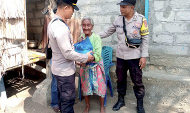 Polsek-Reo-Gelar-Jumat-Berkah-di-Kecamatan-Reok-Barat-dalam-Rangka-Hari-Bhayangkara-ke-78-Tahun-2024