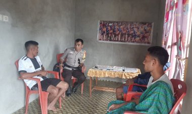 Bripka-Stanislaus-K.Tandi,-Bhabinkamtibmas-Kec.-Reok-Barat,-Laksanakan-Patroli-dan-Sambang