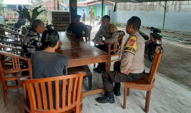 Sambang-Bhabinkamtibmas-Kec.-Langke-Rembong-Mengantisipasi-Kerawanan-Kegiatan-Masyarakat