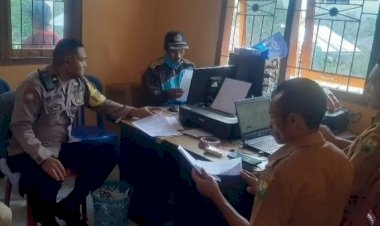 Bhabinkamtibmas-Desa-Nao-Adakan-Diskusi-Pencegahan-TPPO-dan-Penggalangan-Kamtibmas