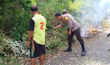 Bhabinkamtibmas-Kelurahan-Baru-Gelar-Kerja-Bakti-Bersama-Warga-di-RT-12-Kelurahan-Wangkung