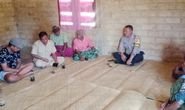 Bhabinkamtibmas-Kecamatan-Wae-Ri'i,-Bripka-Selestinus-Soro,-Pastikan-Situasi-Kamtibmas-Kondusif