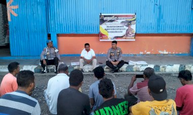 Polsek-Reo-Gelar-Kegiatan-Jumat-Curhat-di-Gudang-Bulog-Kelurahan-Baru