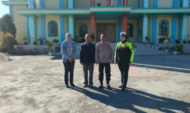 Personil-Polres-Manggarai-Laksanakan-Pengamanan-Ibadah-Minggu