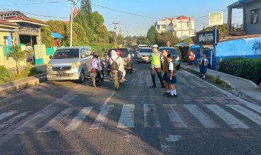 Satlantas-Polres-Manggarai-Laksanakan-Pengamanan-dan-Pengaturan-Arus-Lalu-Lintas-Pagi-di-Kota-Ruteng