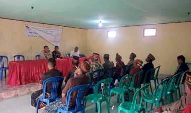 Bhabinkamtibmas-Kecamatan-Ruteng-Sambangi-Kantor-Desa-Pong-La'o