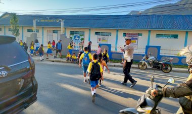 Satlantas-Polres-Manggarai-Laksanakan-Pengamanan-dan-Pengaturan-Lalu-Lintas-Pagi:-Upaya-Menjaga-Kelancaran-dan-Keamanan-Lalu-Lintas-di-Ruteng