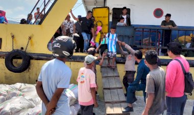 KP3-Laut-Pelabuhan-Reo-Amankan-Kedatangan-dan-Keberangkatan-Kapal-Penumpang-di-Pelabuhan-Laut-Reo