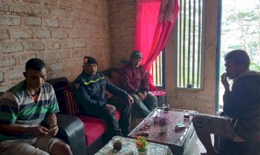 Patroli-dan-Pengawalan-Bhabinkamtibmas-dalam-Kegiatan-Survei-Angkatan-Kerja-Nasional-(Sakernas)-di-Desa-Lungar