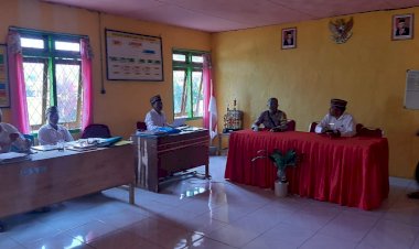 Sambang-dan-Patroli-Bripka-Semris-Bell-di-Desa-To'e:-Himbauan-Bijak-Berpolitik-dan-Waspada-TPPO